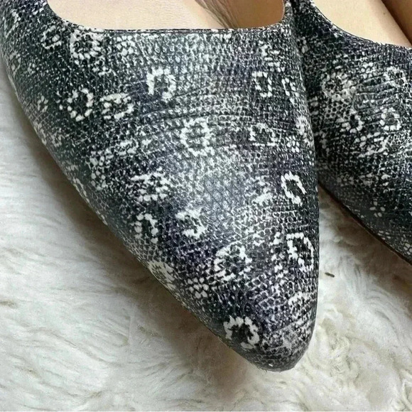 Cole Haan  Flats Pointed Toe Lizard Print Black & White Size 9.5B - Picture 3 of 14